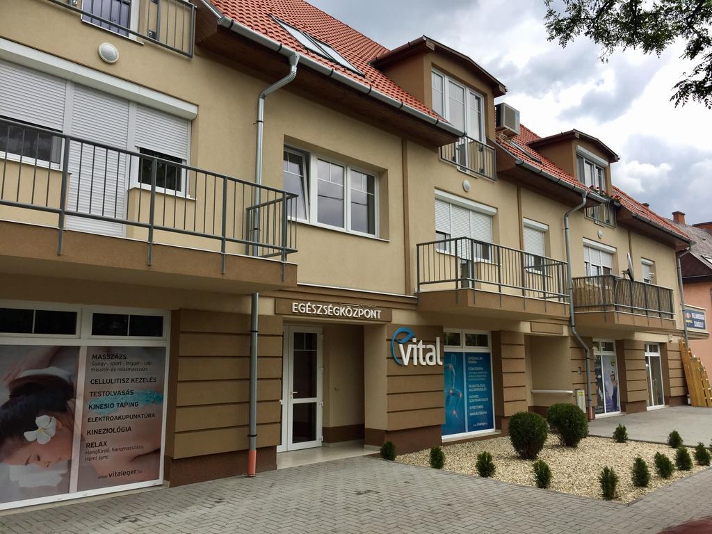 Barand Apartman Егер Екстериор снимка